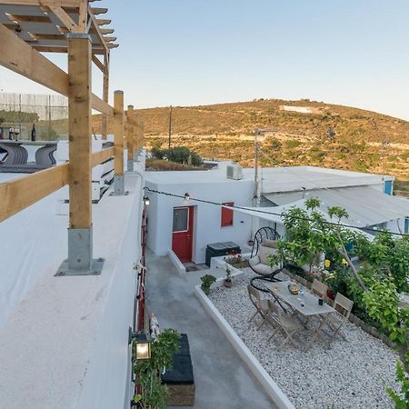 Triovasálos Milos Guesthouse מראה חיצוני תמונה