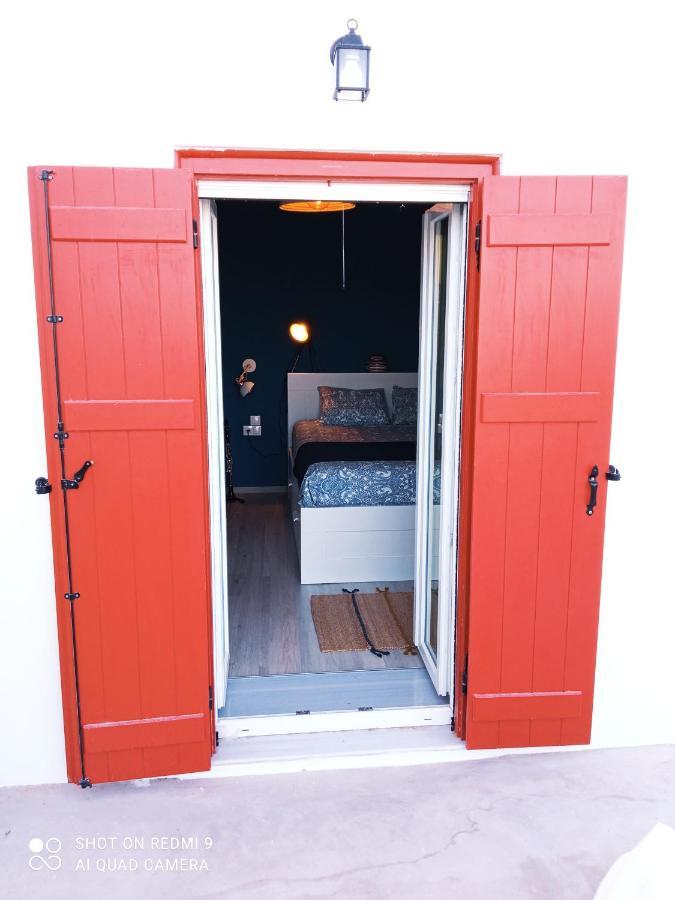 Triovasálos Milos Guesthouse מראה חיצוני תמונה