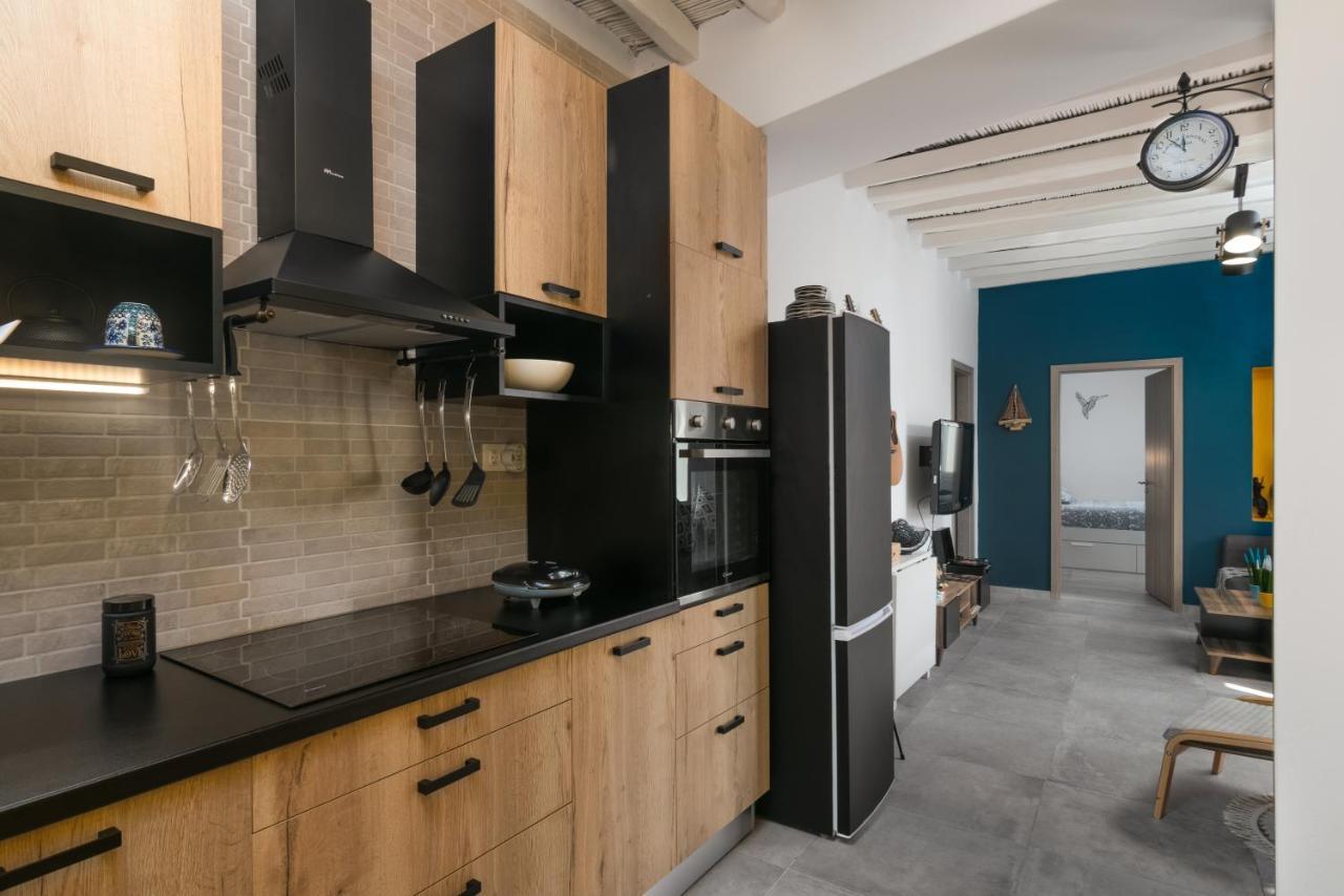 Triovasálos Milos Guesthouse מראה חיצוני תמונה