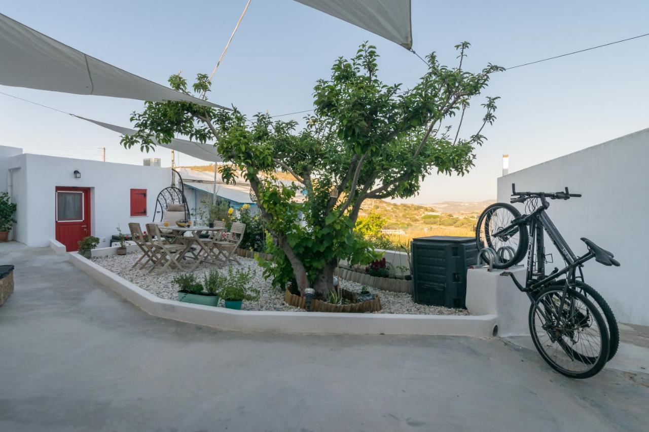 Triovasálos Milos Guesthouse מראה חיצוני תמונה